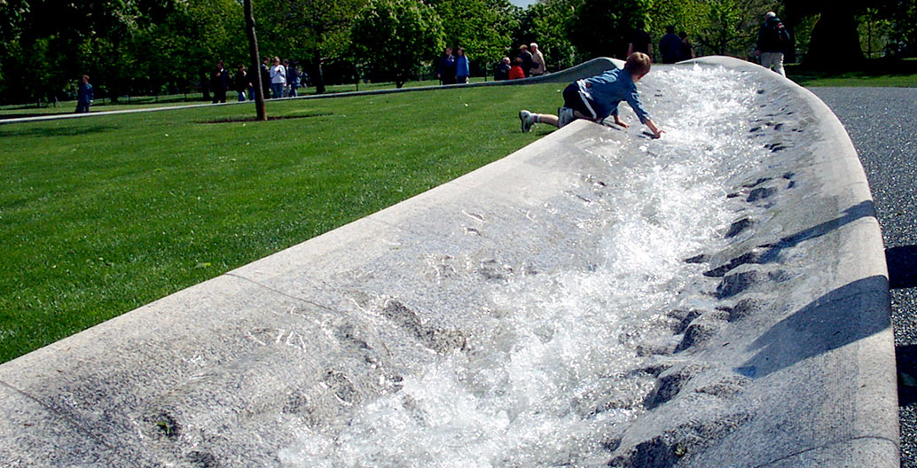 Diana Princess of Wales Memorial Fountain Image C G P Grey