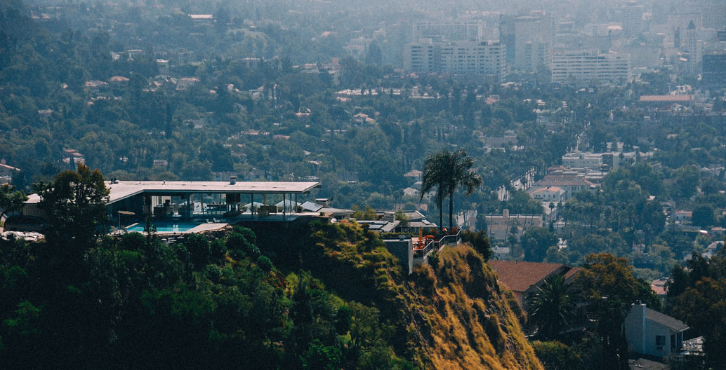 The Hollywood Hills and its architecture have been a cinematic mainstay, most notably for ‘Mulholland Drive‘ (2001).