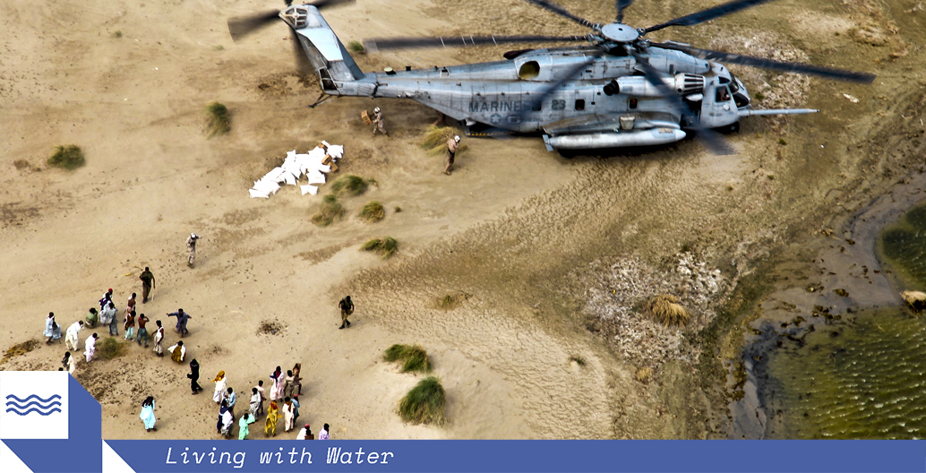 The US Military providing support to flood victims during the 2010 Pakistani Floods. Image: US Army / Jason Bushong.