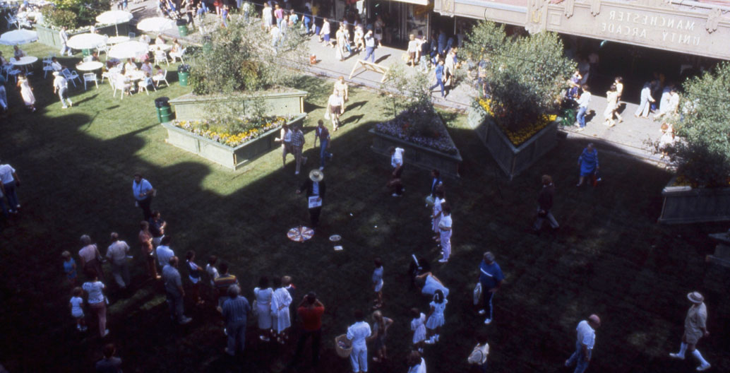 The 1985 'Greening' involved 240 mature trees, thousands of flowers and 13,250 square metres of grass.