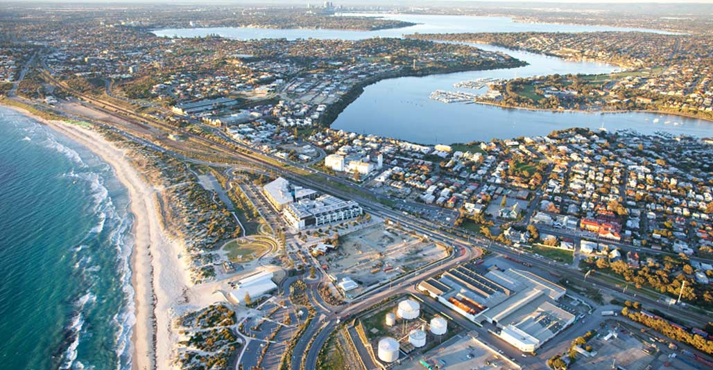 The Fremantle coastline separates the river and the ocean. Image: Tourism WA