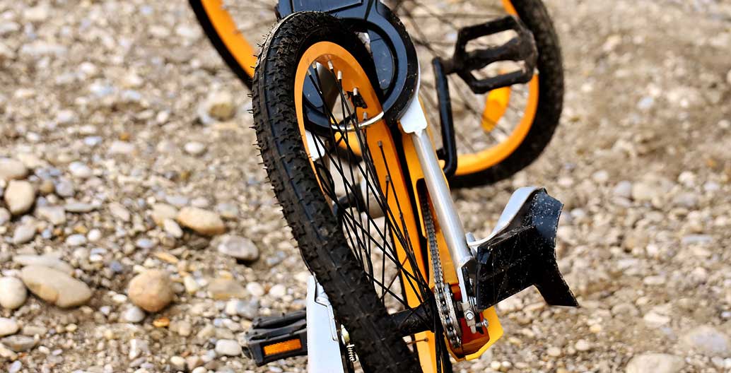A vandalised share bike.
