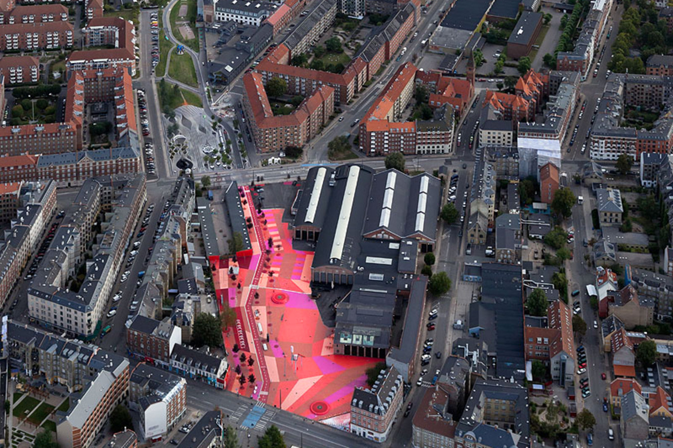 Superkilen, Copenhagen. Topotek 1 + BIG Architects + Superflex Image: Forgemind Archimedia