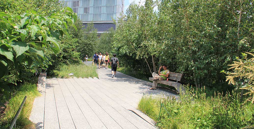 The High Line in New York has been published far and wide, but who is it for? Image: Sigrid Ehrmann