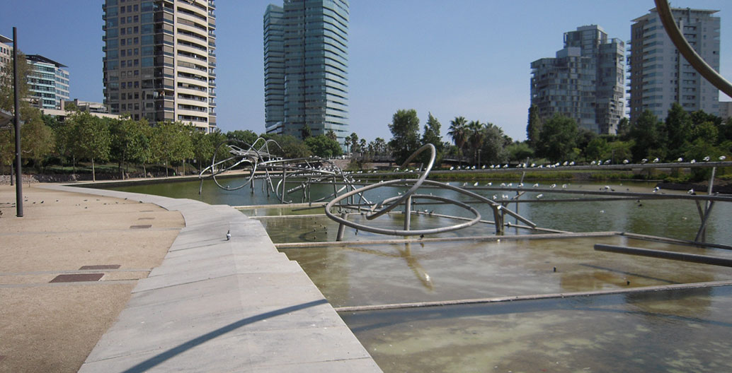 Parc del Diagonal Mar, designed by Miralles and Tagliabue. Image: Ardfern.