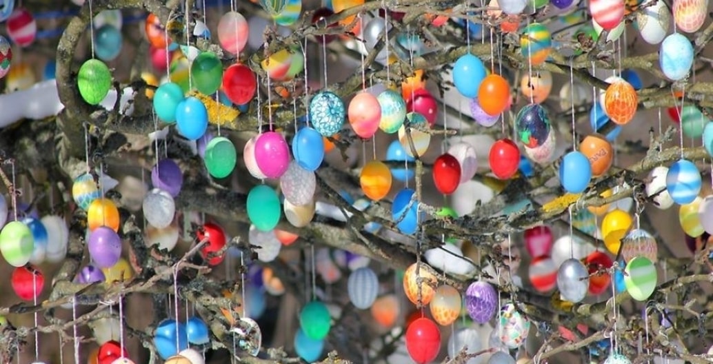 The largest recorded Easter Egg tree was a pecan tree containing 82,404 painted hen eggs in Brazil. March 2017