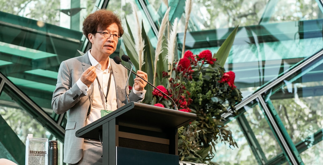 Keynote presenter Kyung-Jin Zoh (Seoul National University) offered insights to very different Korean landscape development processes. Photo: David Hyde