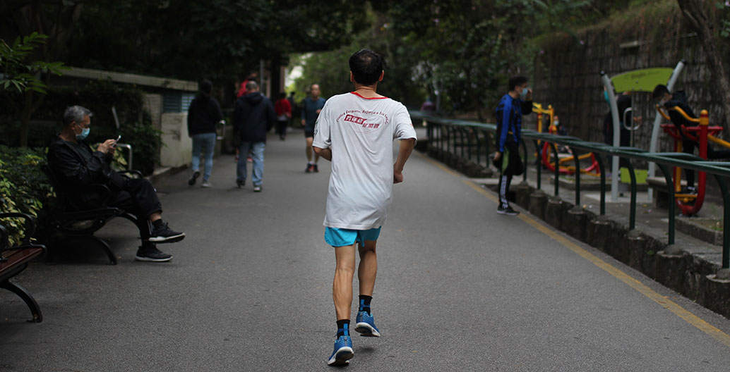 The harshest lockdown measures include banning jogging, cycling and closing public parks. Image: Macau Photo Agency