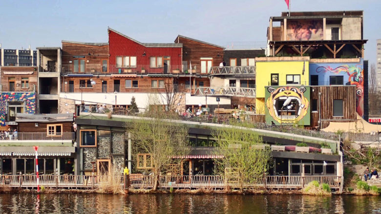 Cafes along the River Spree. Image: Trine Syvertsen