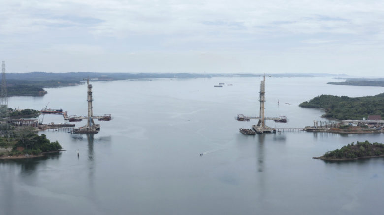 The Trans-Kalimantan Expressway Bridge under construction south of Balikpapan, Borneo.